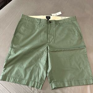 Men's J.Crew shorts size 34 with an inseam of 10 1/2 brand new with tags on